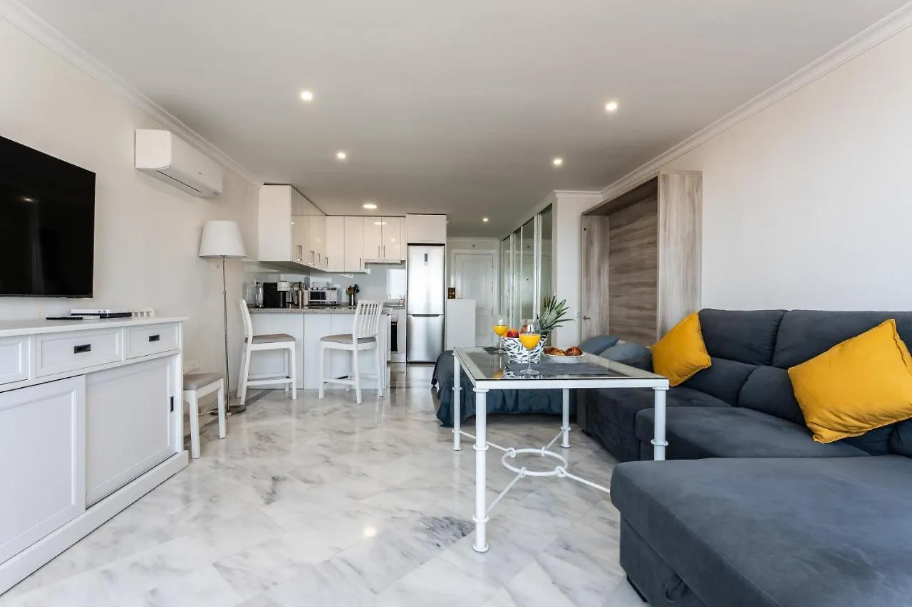 Breathtaking Studio, Amazing Views, Pool, Beach Benalmádena Spanien
