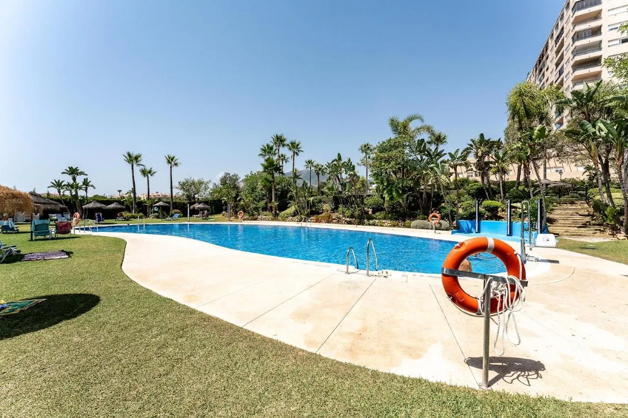 Breathtaking Studio, Amazing Views, Pool, Beach Benalmádena Apartment
