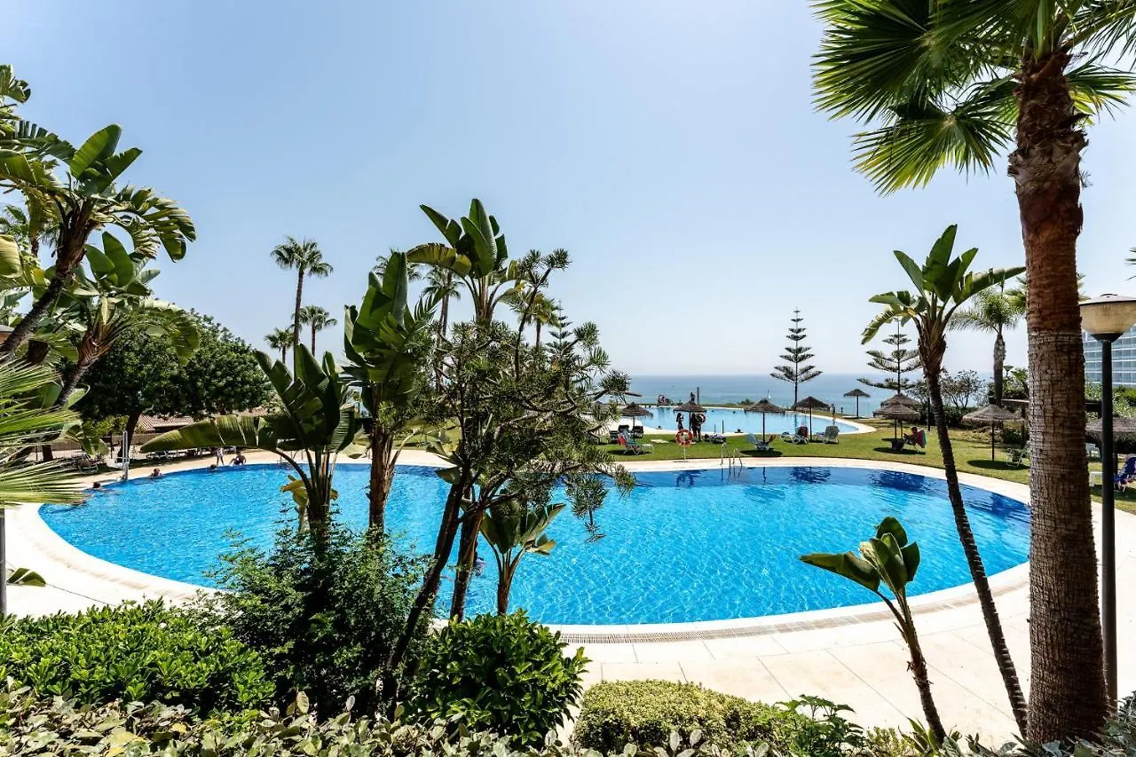Apartment Breathtaking Studio, Amazing Views, Pool, Beach Benalmádena