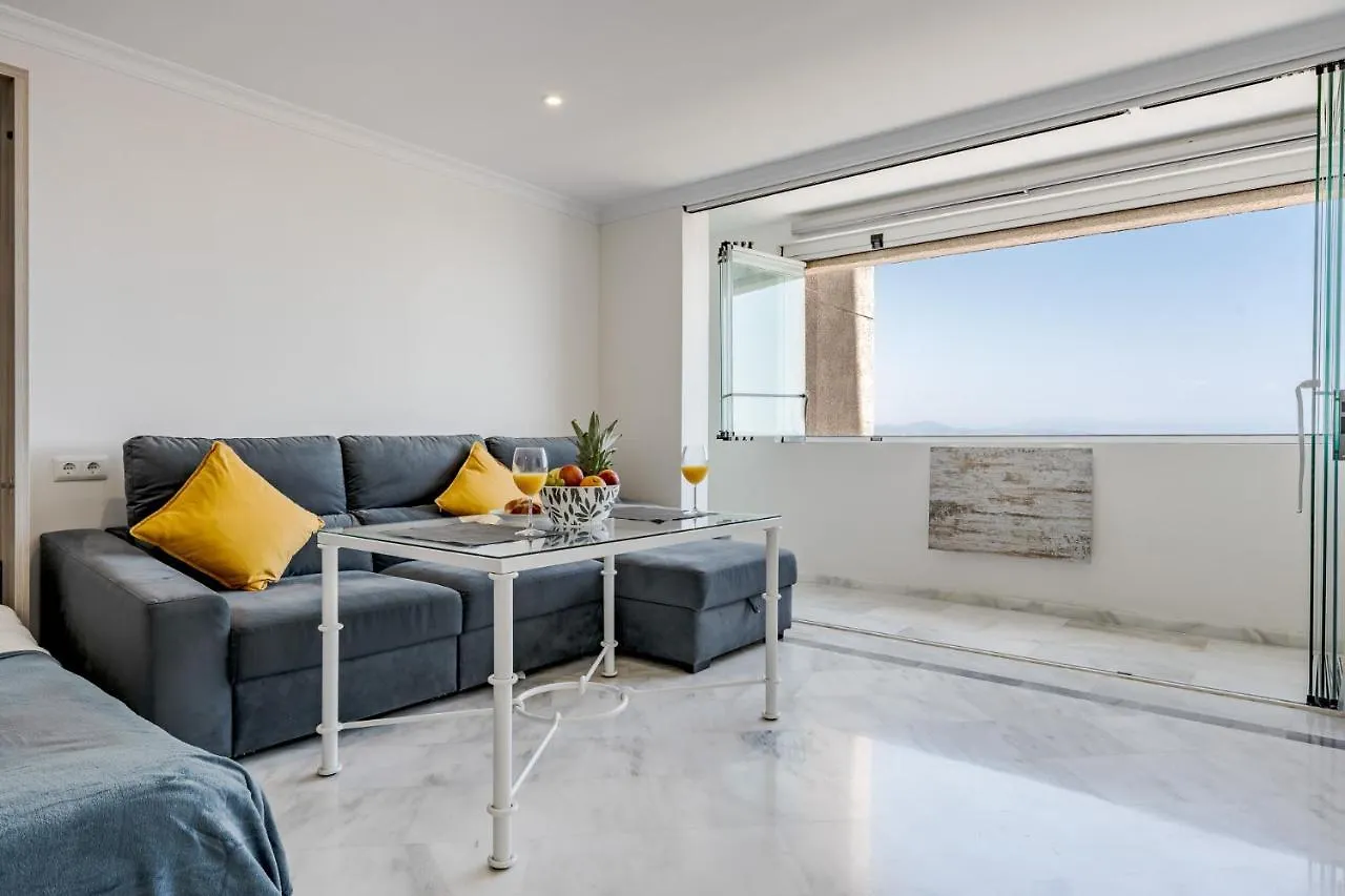Apartment Breathtaking Studio, Amazing Views, Pool, Beach Benalmadena Spain