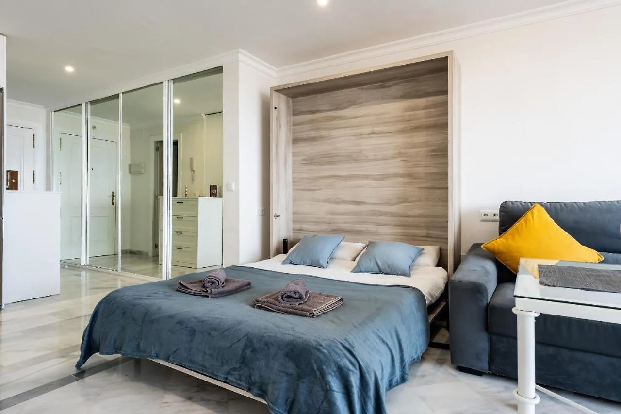 Apartment Breathtaking Studio, Amazing Views, Pool, Beach Benalmadena Spain