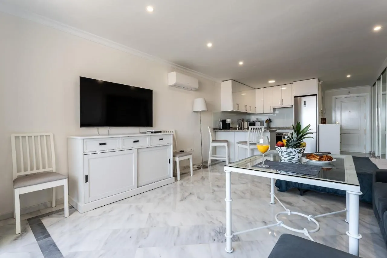 Apartment Breathtaking Studio, Amazing Views, Pool, Beach Benalmadena