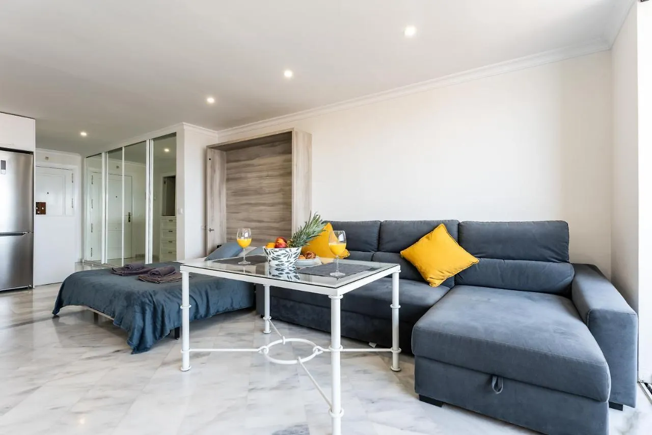 Apartment Breathtaking Studio, Amazing Views, Pool, Beach Benalmadena