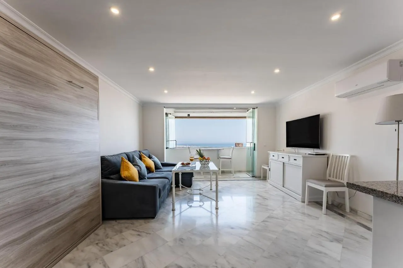 Apartment Breathtaking Studio, Amazing Views, Pool, Beach Benalmadena